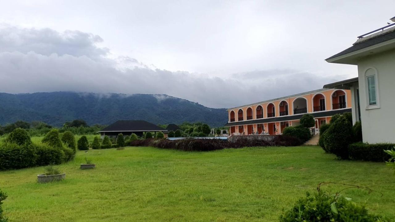 Aurora Resort Khao Yai Mu Si Bagian luar foto
